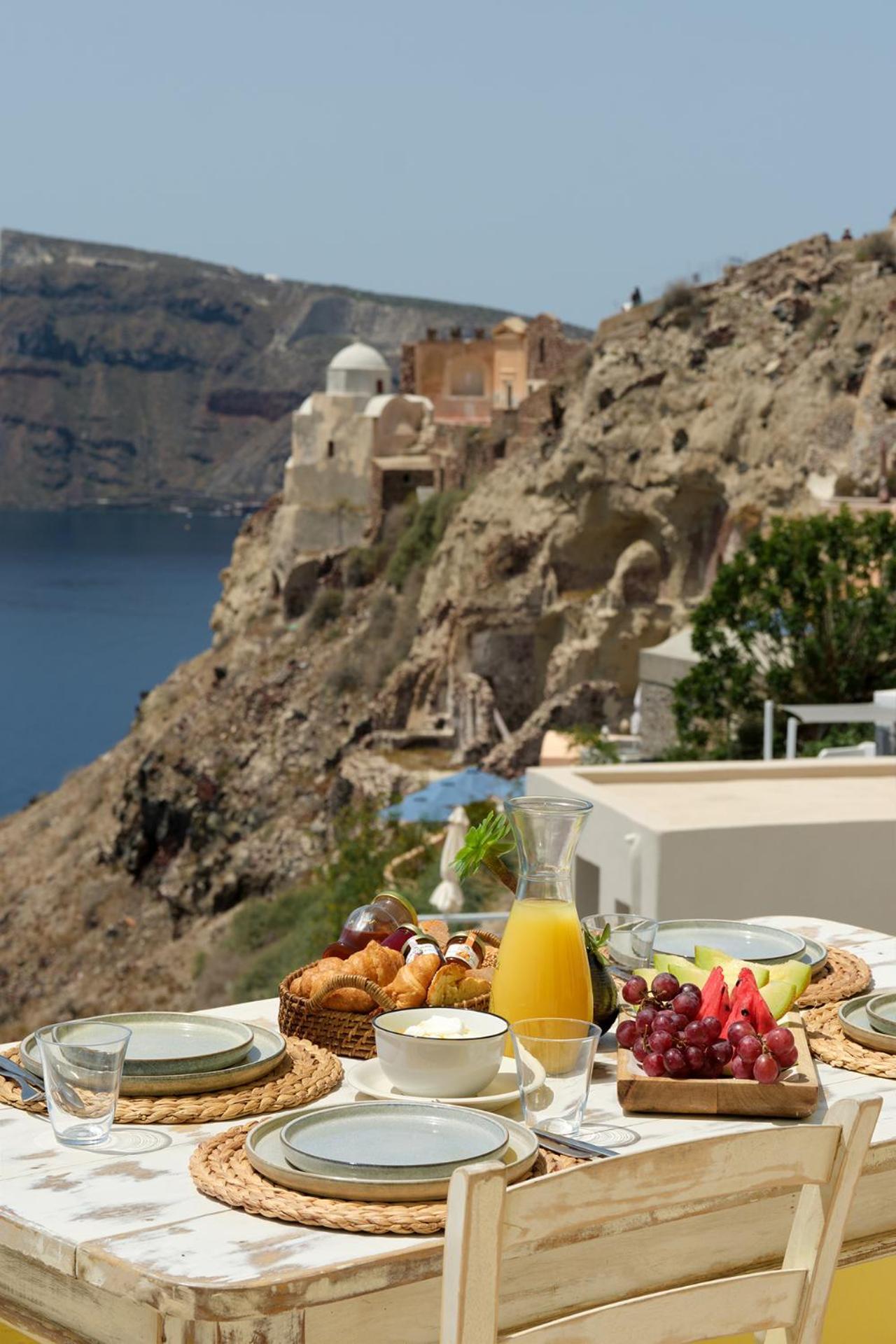 Ilivatos - Elegant Villa On The Caldera'S Edge أويا المظهر الخارجي الصورة